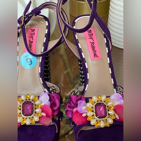Betsey Johnson NWT Marlo Platform Sandals Multicolor Size 6 . - Picture 5 of 13